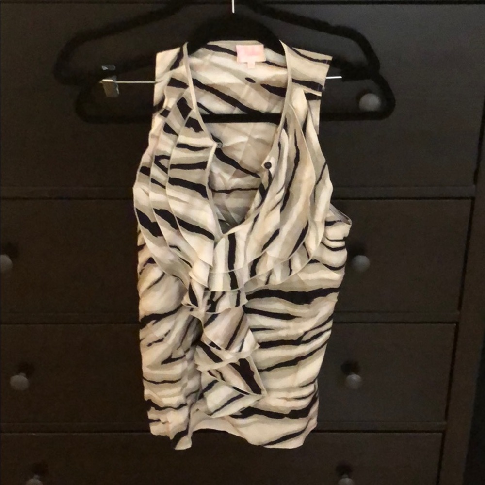 Abstract sleeveless shirt